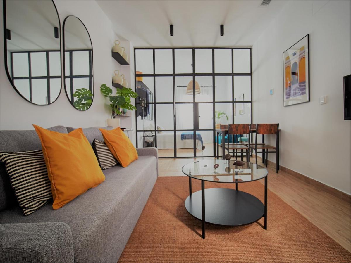 Pelicano Seville Apartments ภายนอก รูปภาพ